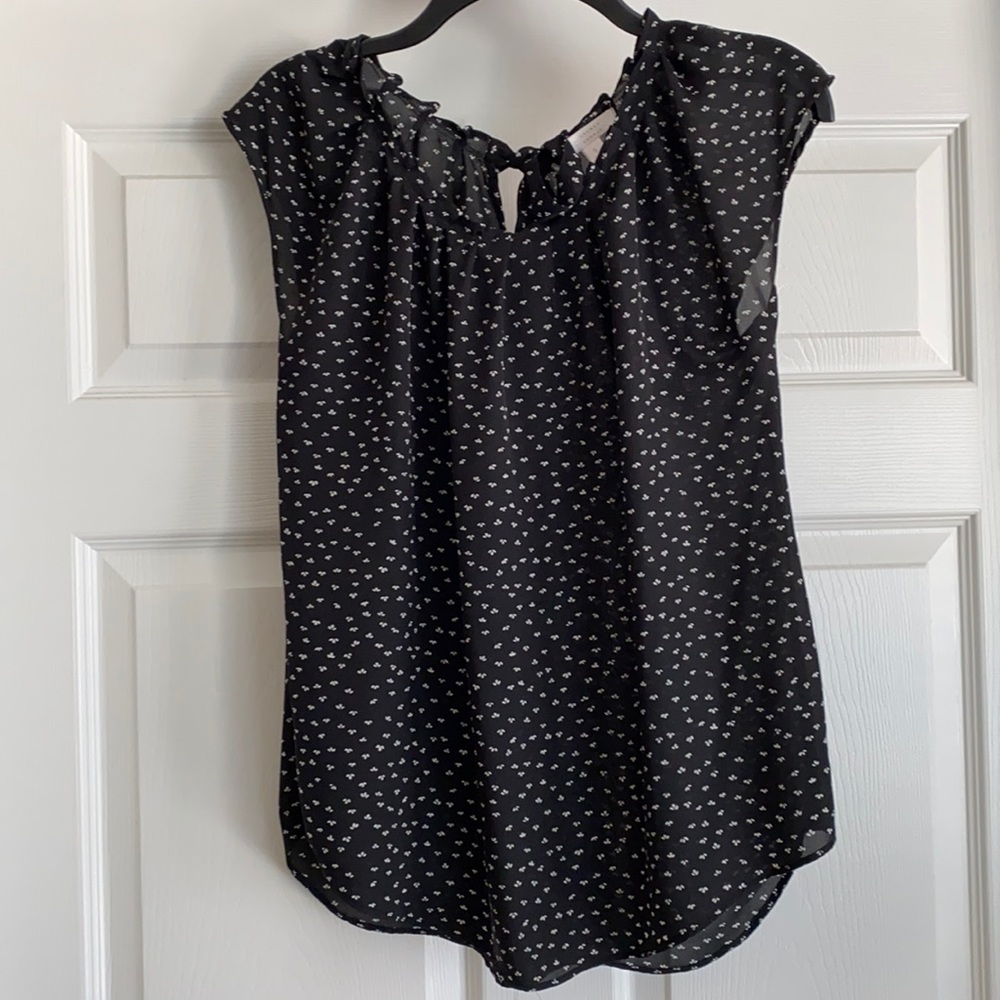 Cap sleeve/almost sleeveless dress shirt